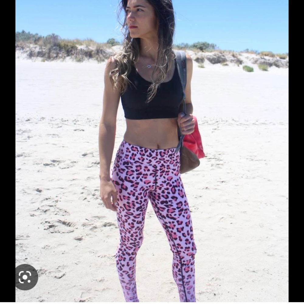 ✨Fabletics (NWOT) Animal Print Leggings Size XS✨
